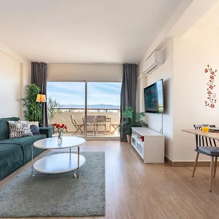 Sunrise Haven, Spacious, Bright, Pool, Terraces Apartment *