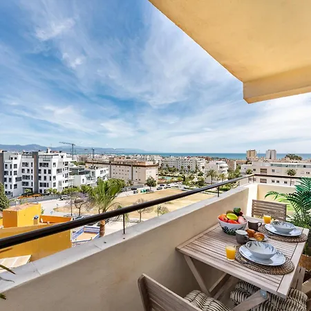 Apartment Sunrise Haven, Spacious, Bright, Pool, Terraces *