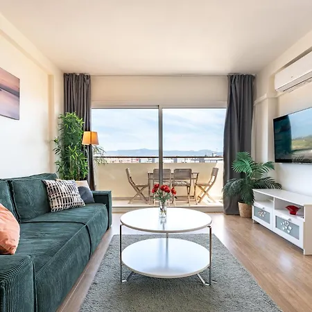 Apartment Sunrise Haven, Spacious, Bright, Pool, Terraces Torremolinos